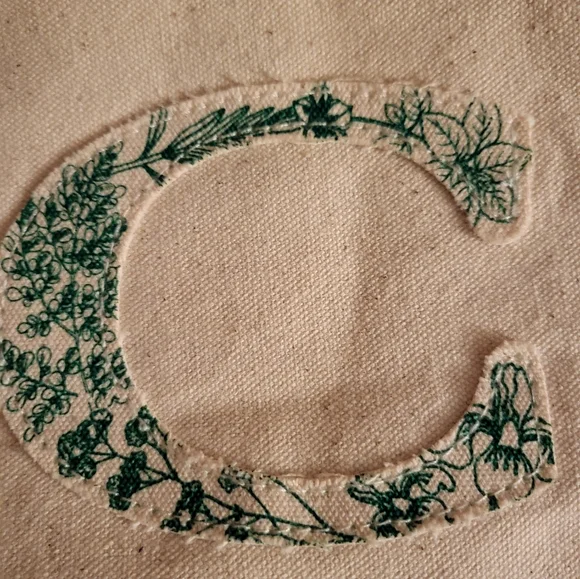 Clarins LETTER C pouch with Green Accents - Picture 4 of 7